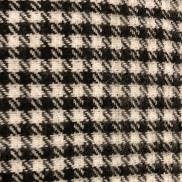 NWOT Tahari Acrylic Reversible Scarf OSFM - Picture 14 of 16